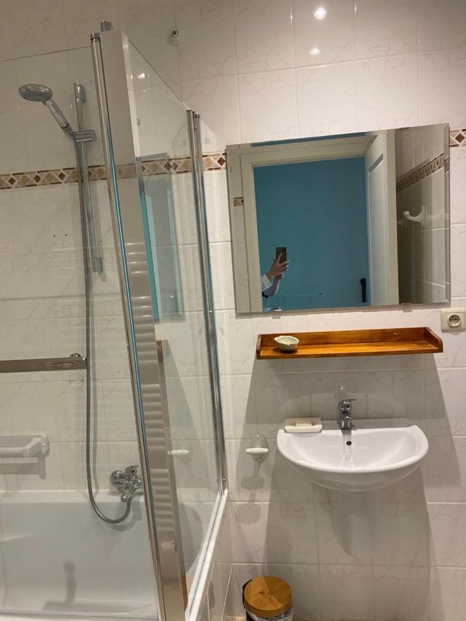 דינאן Vikarti Stay, A Lovely House With Incredible View מראה חיצוני תמונה